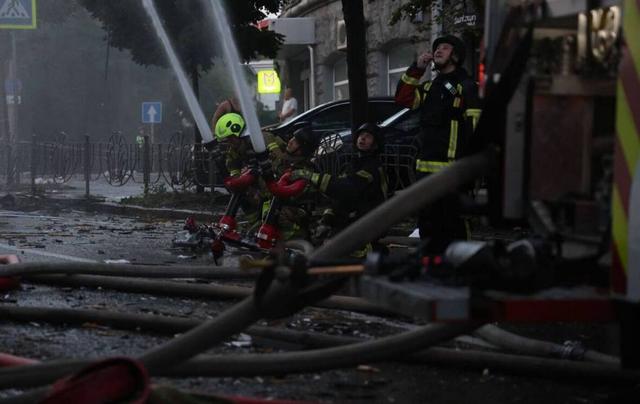 В Киеве возросло количество раненых в результате ночного обстрела